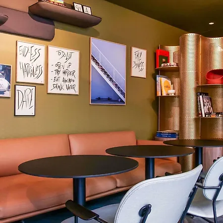 Tribe Batignolles 4*