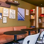 Tribe Batignolles 4*