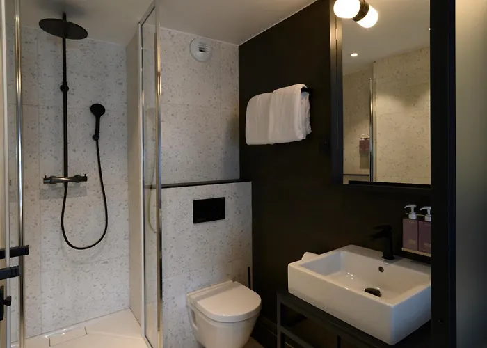 Tribe Batignolles Hotel 4*