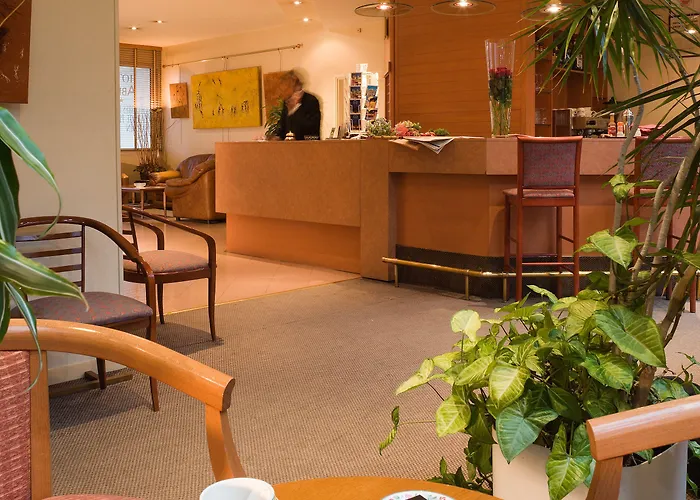 Tribe Batignolles 4*