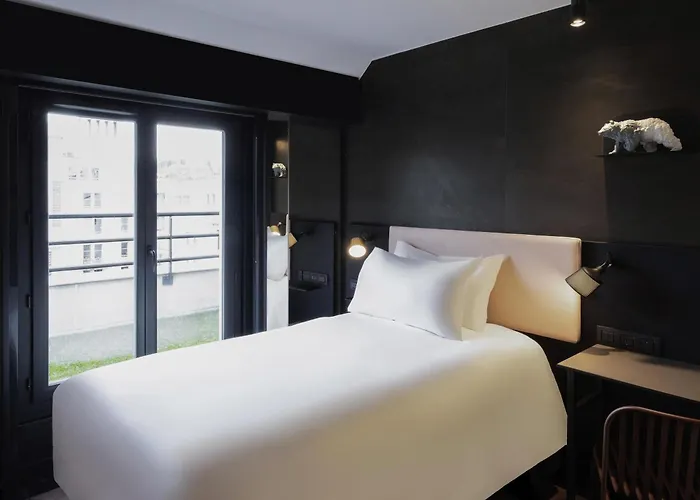 Hotel Tribe Batignolles