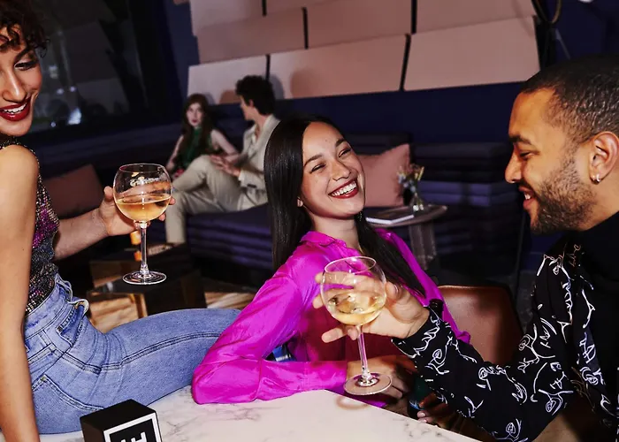 Tribe Batignolles 4*