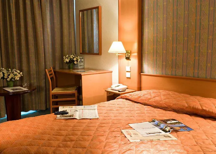 Tribe Batignolles 4*