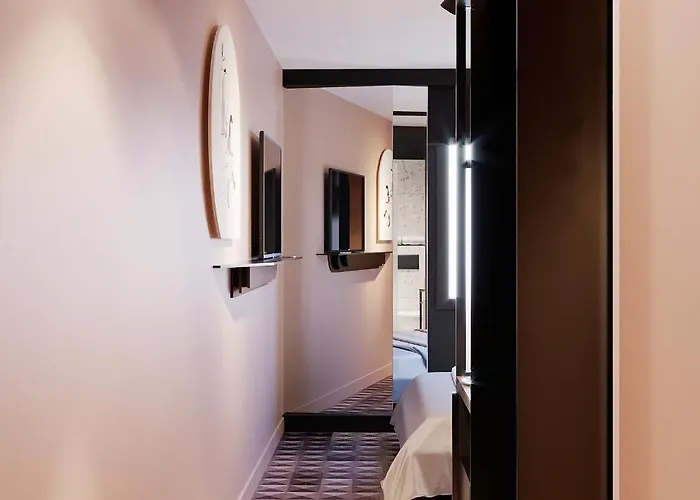 Tribe Batignolles 4*