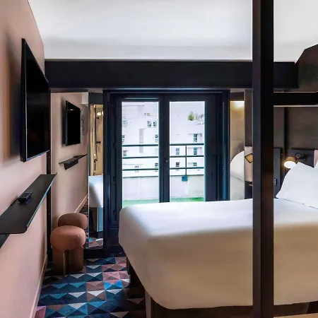 Tribe Batignolles 4*