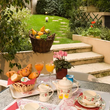 Szálloda Tribe Batignolles 4*