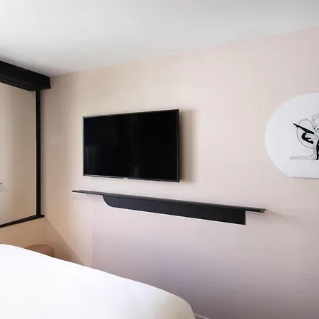 Szálloda Tribe Batignolles 4*